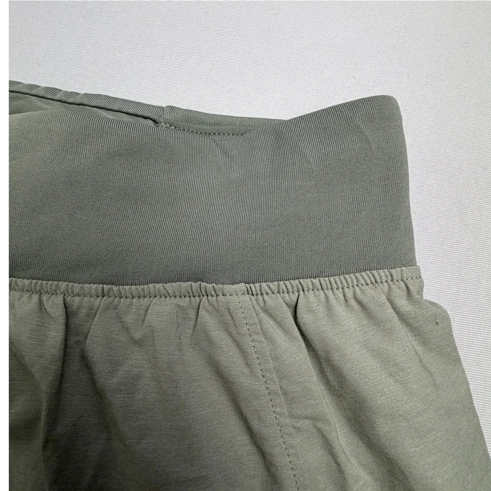 Under Armour Speedpocket Shorts Womens M Green Excellent Running Athletic